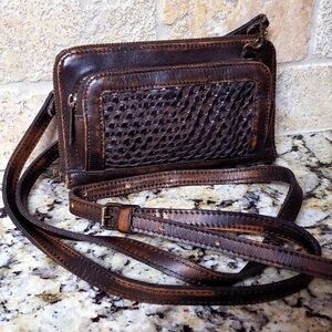 Patricia Nash distressed wallet crossbody great condition have matching bag